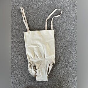 NWOT Skims Seamless Sculpt Shapewear High Wasted Brief Sand Large